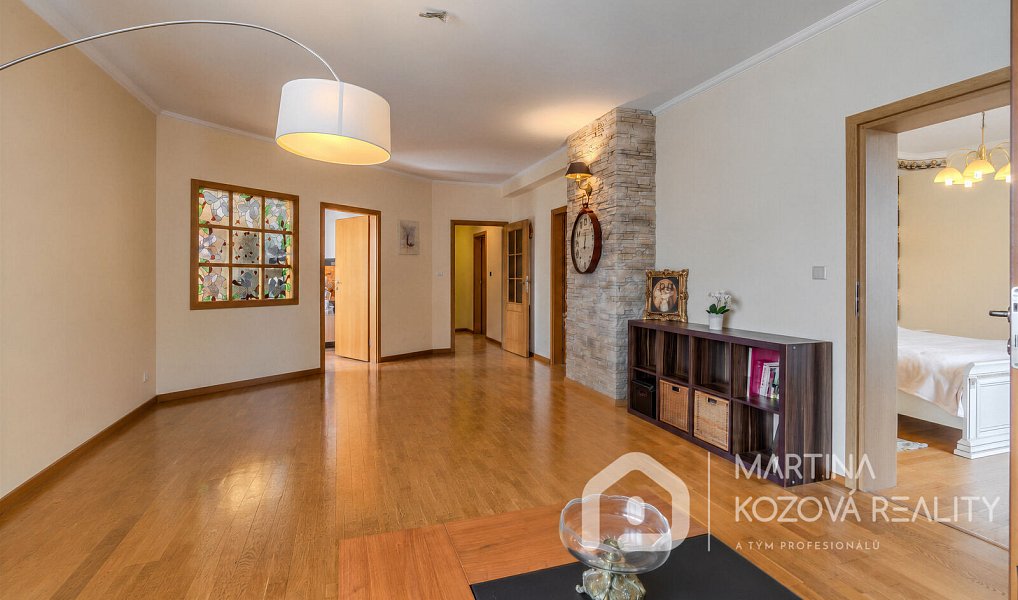 Prodej bytu 4+1 139 m², Praha – náhled fotky 2