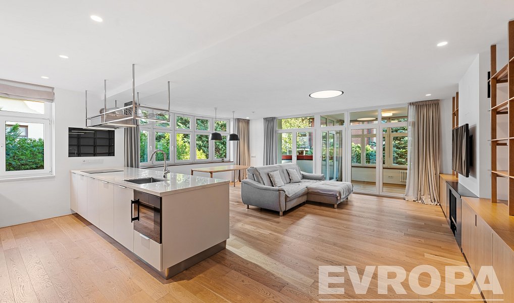 Pronájem bytu 4+kk 113 m², Praha – náhled fotky 2