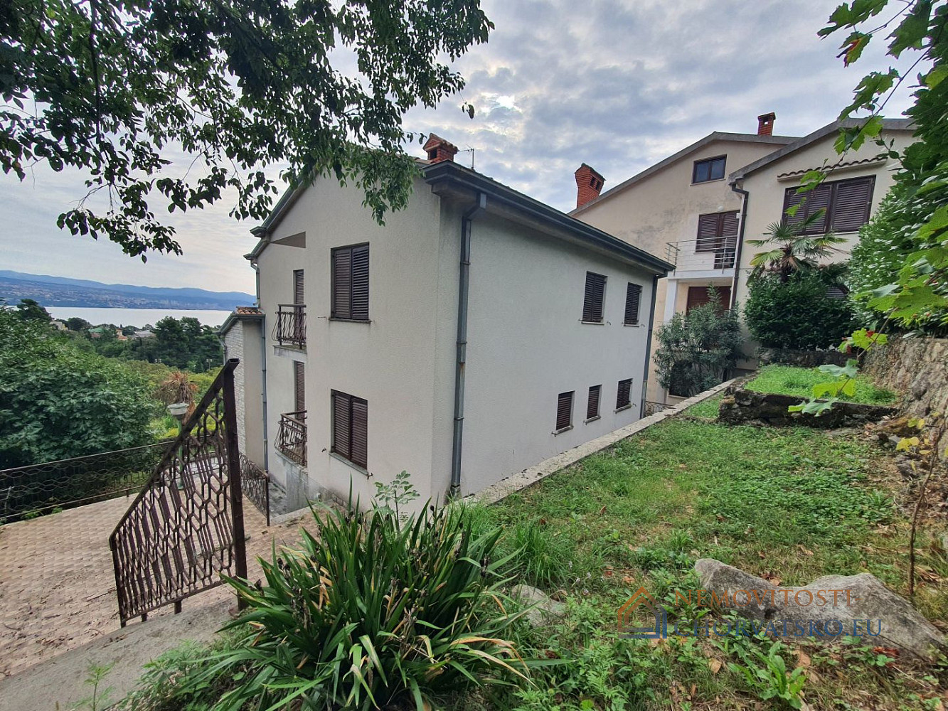 Prodej domu 302 m² s pozemkem 496 m² - Vista 2