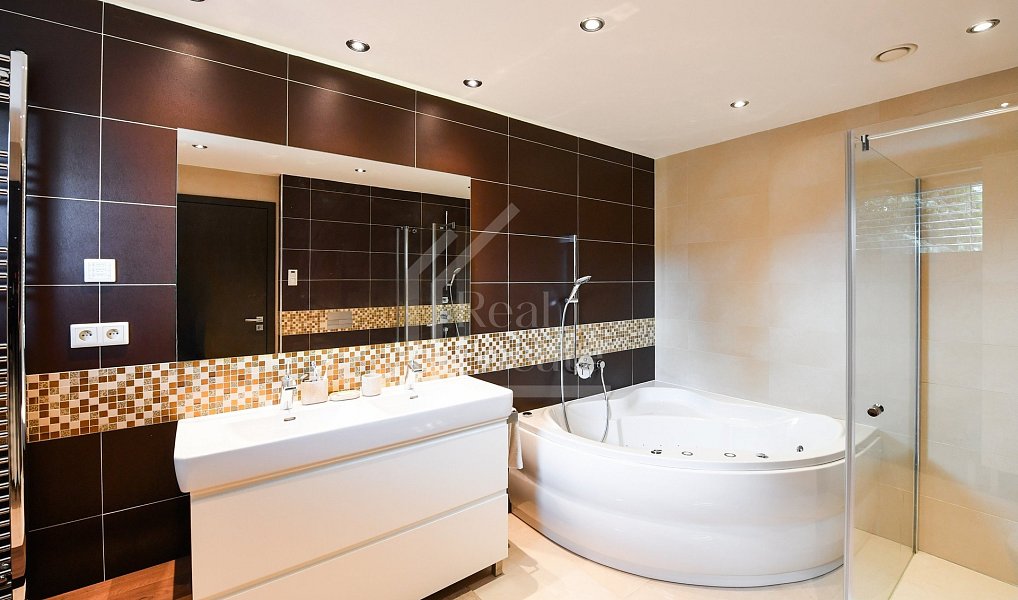 Prodej bytu 4+kk 111 m², Praha – náhled fotky 15