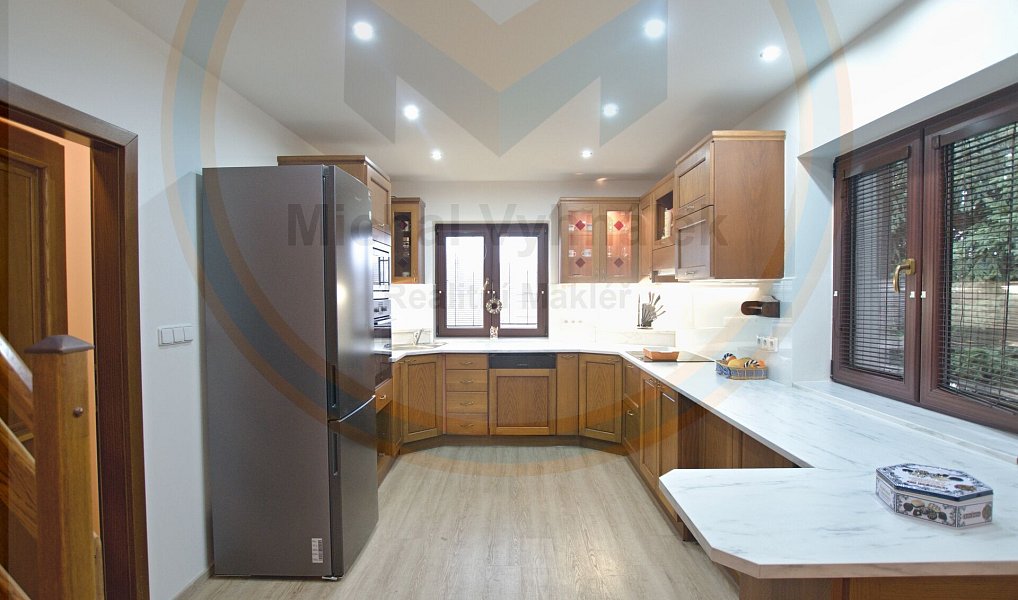 Prodej domu 154 m² s pozemkem 1 244 m², Tišice – náhled fotky 4
