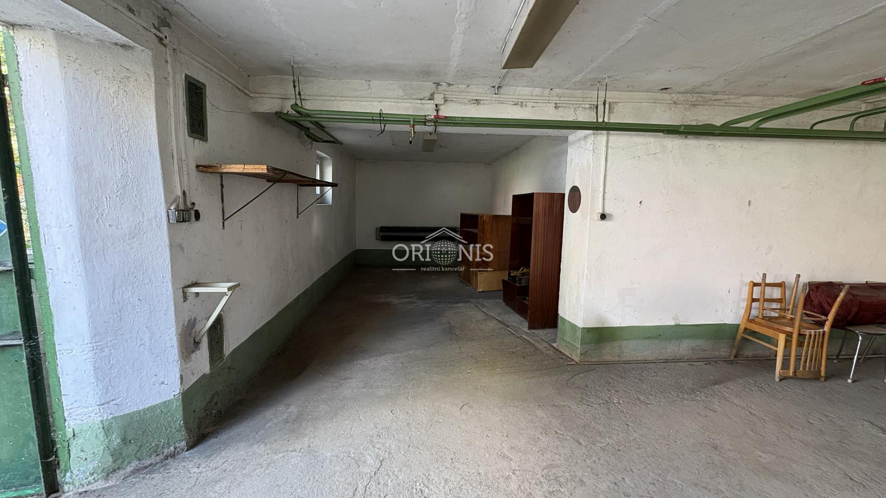 Garáž pro tři auta 52,9 m2 elektřina, voda, okna — photo 3