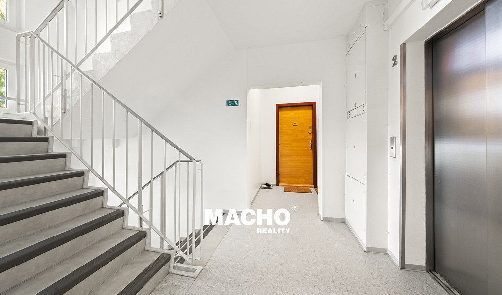 Prodej bytu 3+1 77 m², Praha – náhled fotky 21