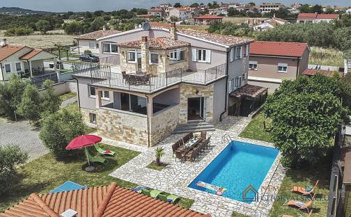 Pronájem domu 450 m² s pozemkem 790 m², Ližnjan, Chorvatsko