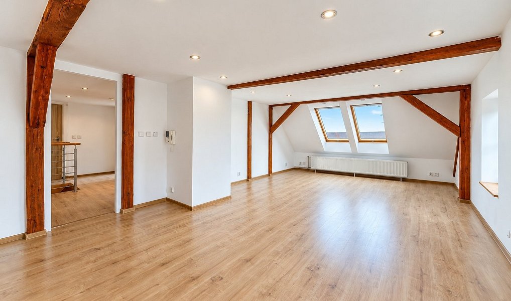 Prodej domu 295 m² s pozemkem 1 331 m², Hora Svatého Šebestiána – náhled fotky 12