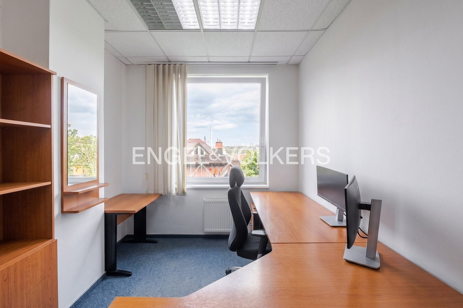 Pronájem kanceláře 191 m² – fotografie 3