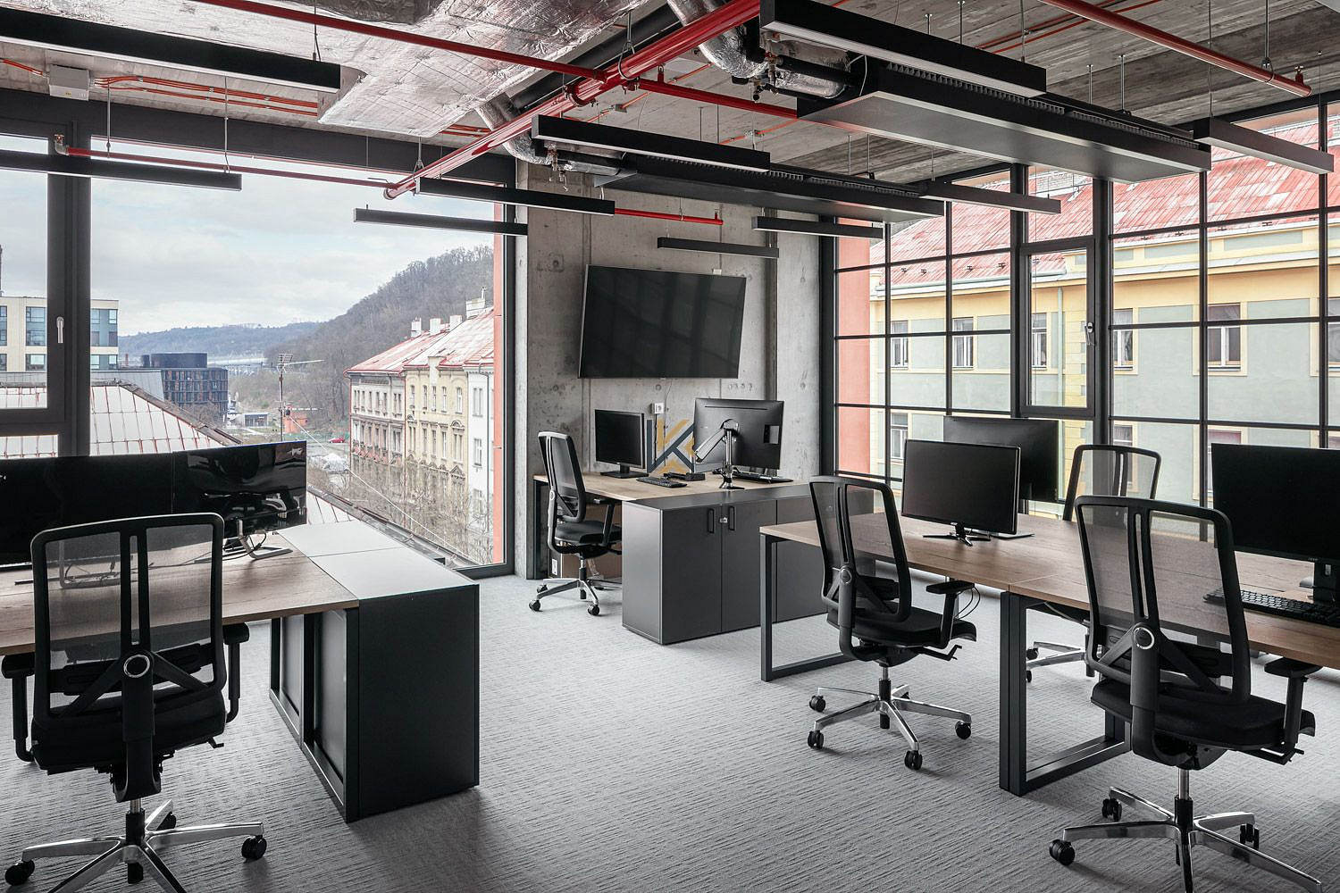 Pronájem kanceláře 300 m² – fotografie 2