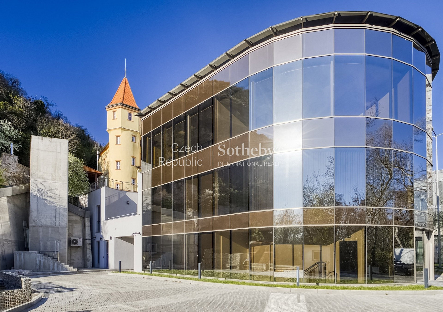Pronájem kanceláře 1 500 m² – fotografie 2