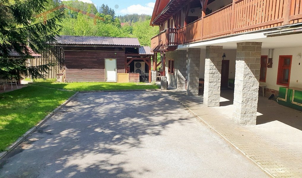 Prodej ubytovacího objektu 634 m², Rokytnice nad Jizerou – náhled fotky 2