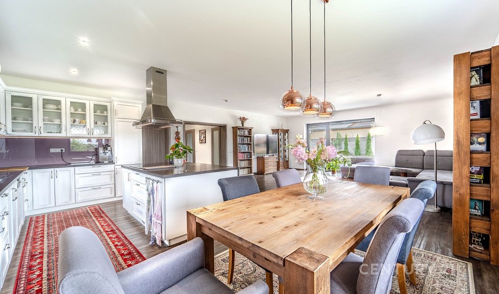 Prodej domu 417 m² s pozemkem 1 139 m², Křenice – náhled fotky 12