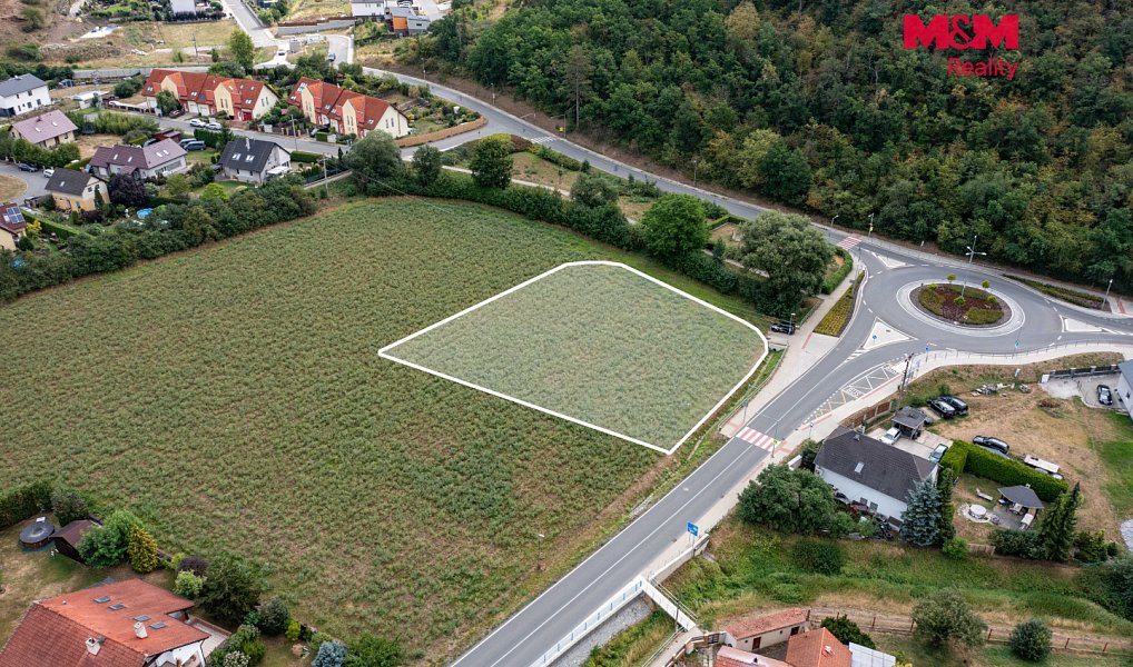 Prodej stavebního pozemku 1 934 m², Králův Dvůr – náhled fotky 8