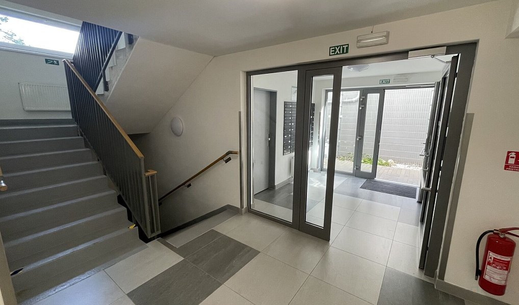Prodej bytu 1+kk 37 m², Praha – náhled fotky 3