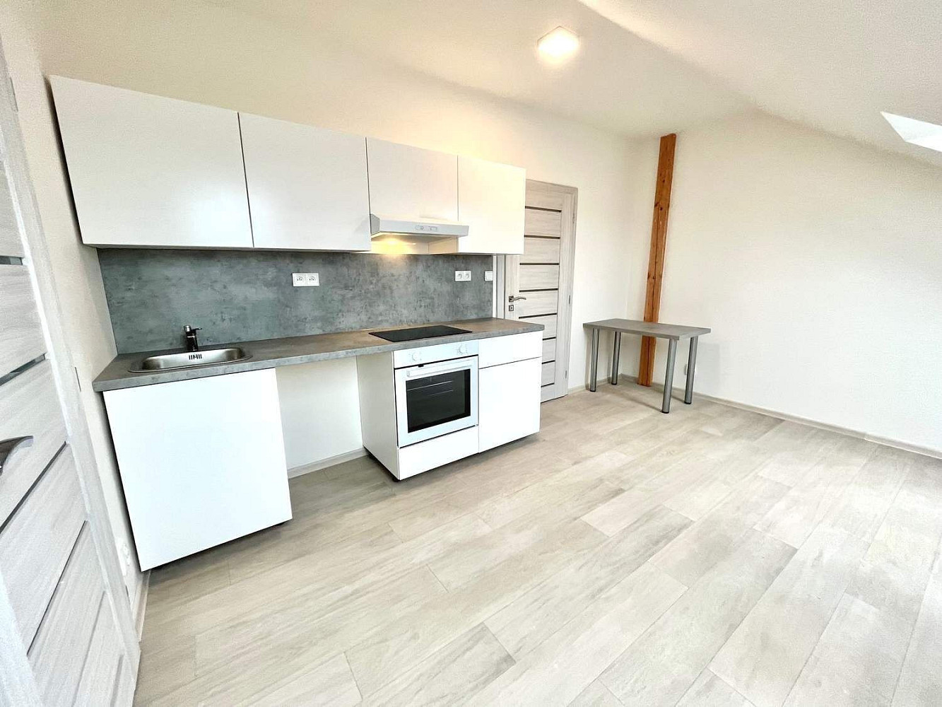 Pronájem bytu 1+kk 34 m² – fotografie 3