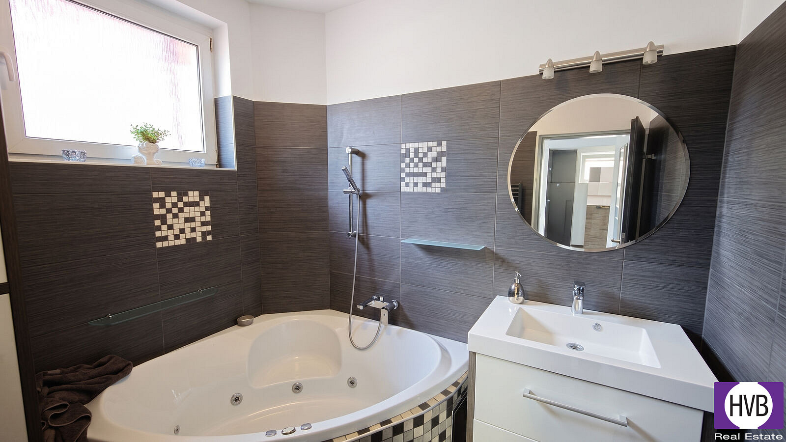 Pronájem bytu 6+kk 162 m² – fotografie 5