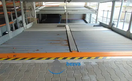 Pronájem garážové stání, 11 m2 - Pardubice, Bělehradská, Pardubice - Polabiny