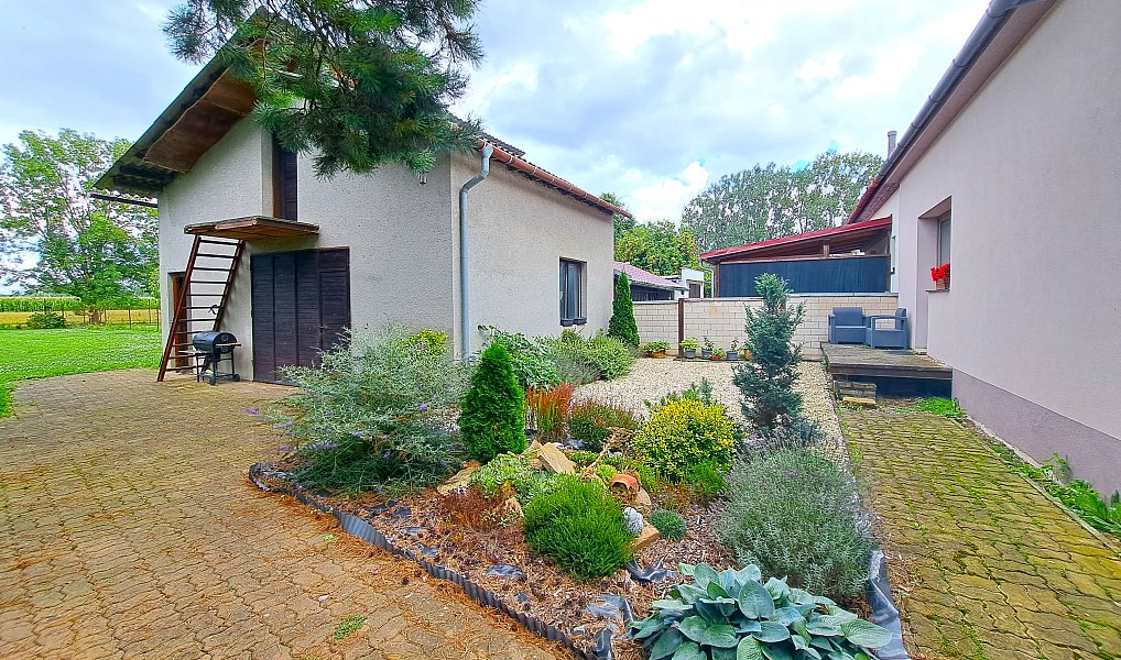 Prodej domu 200 m² s pozemkem 963 m², Břest – náhled fotky 16