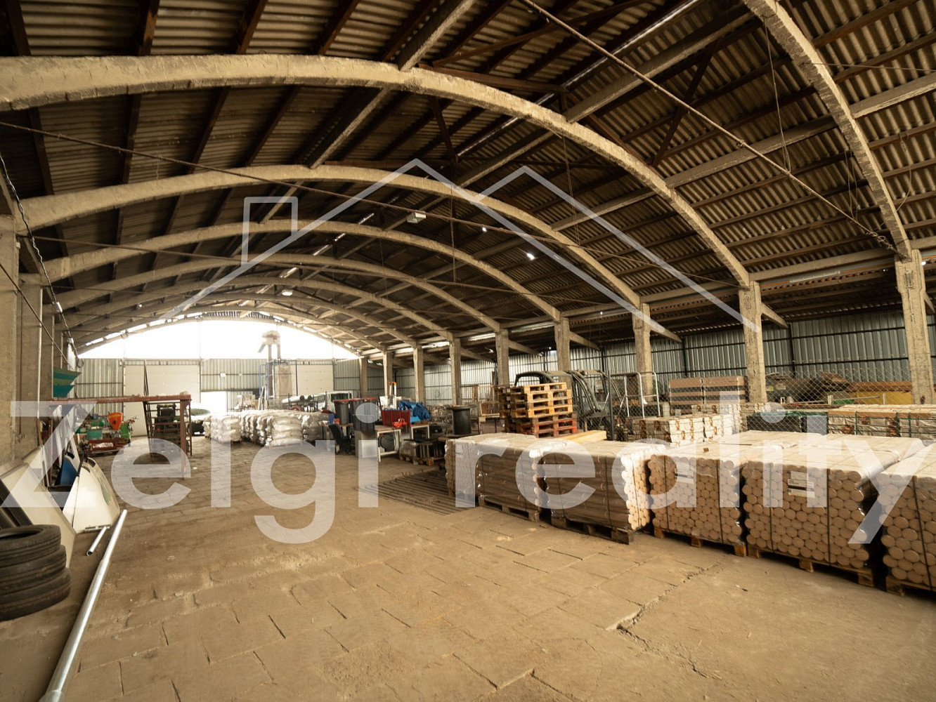 Pronájem skladovacích prostor 1 000 m² – fotografie 5