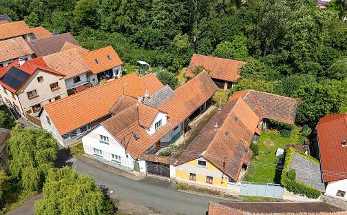 Prodej domu 196 m² s pozemkem 1 105 m², Vlašim - Domašín, okres Benešov