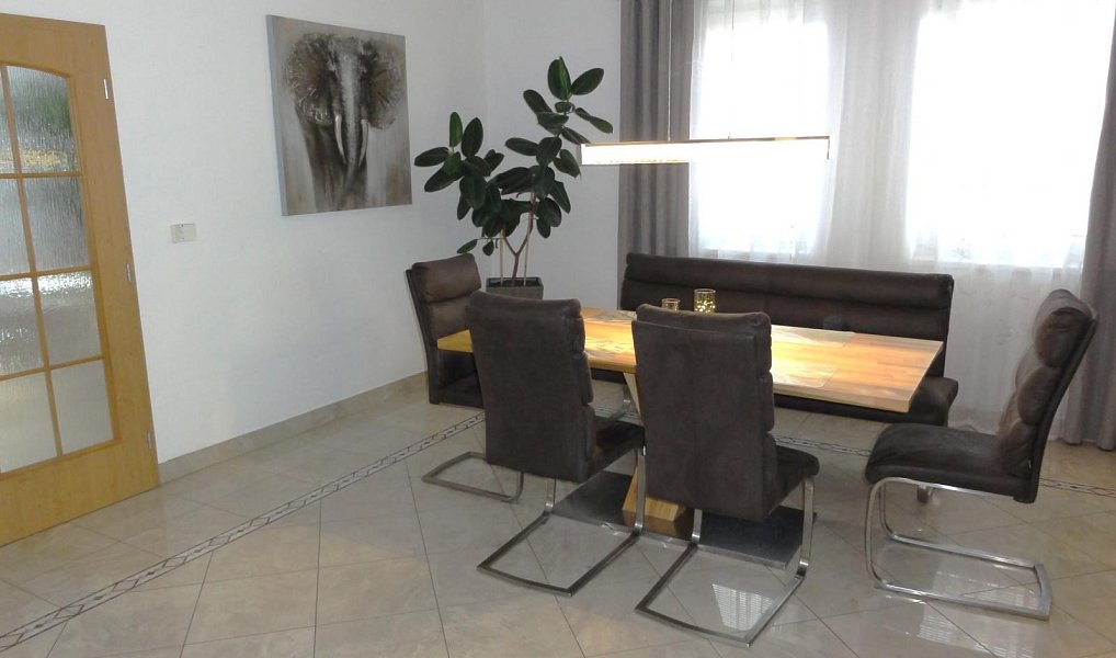 Prodej domu 251 m² s pozemkem 946 m², Mikulov – náhled fotky 15