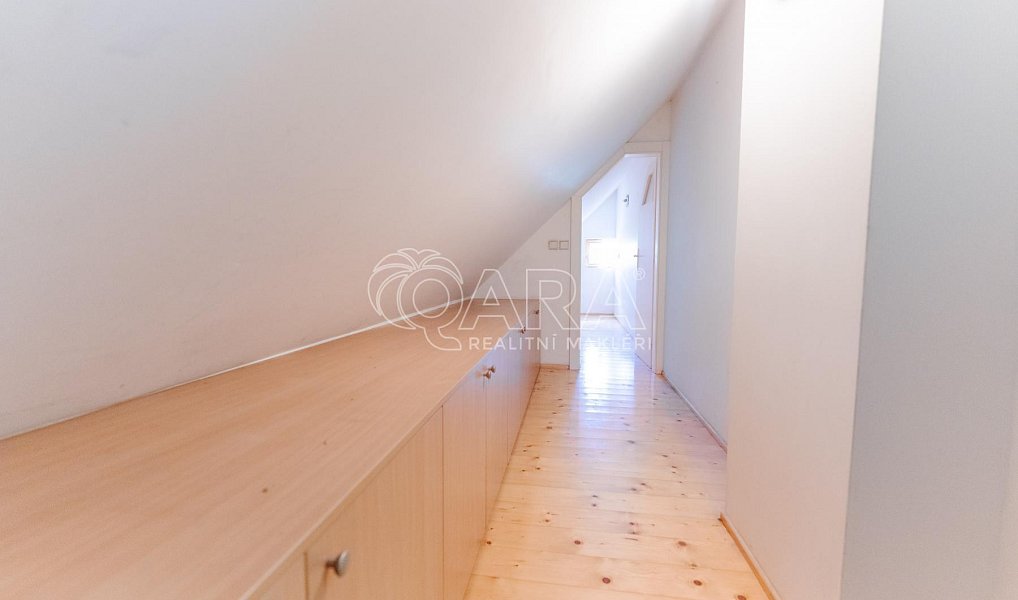 Prodej domu 238 m² s pozemkem 791 m², Praha – náhled fotky 3