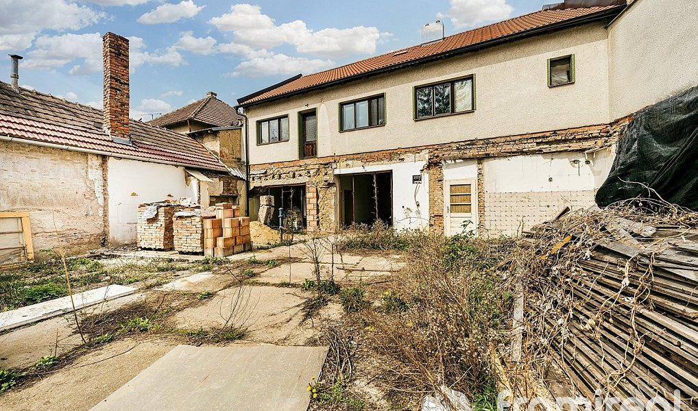 Prodej domu 200 m² s pozemkem 1 813 m², Lovčičky – náhled fotky 3