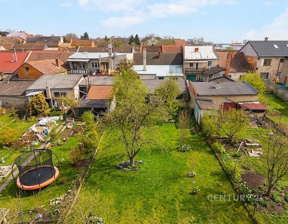 Prodej domu 200 m² s pozemkem 754 m² – pohled 2