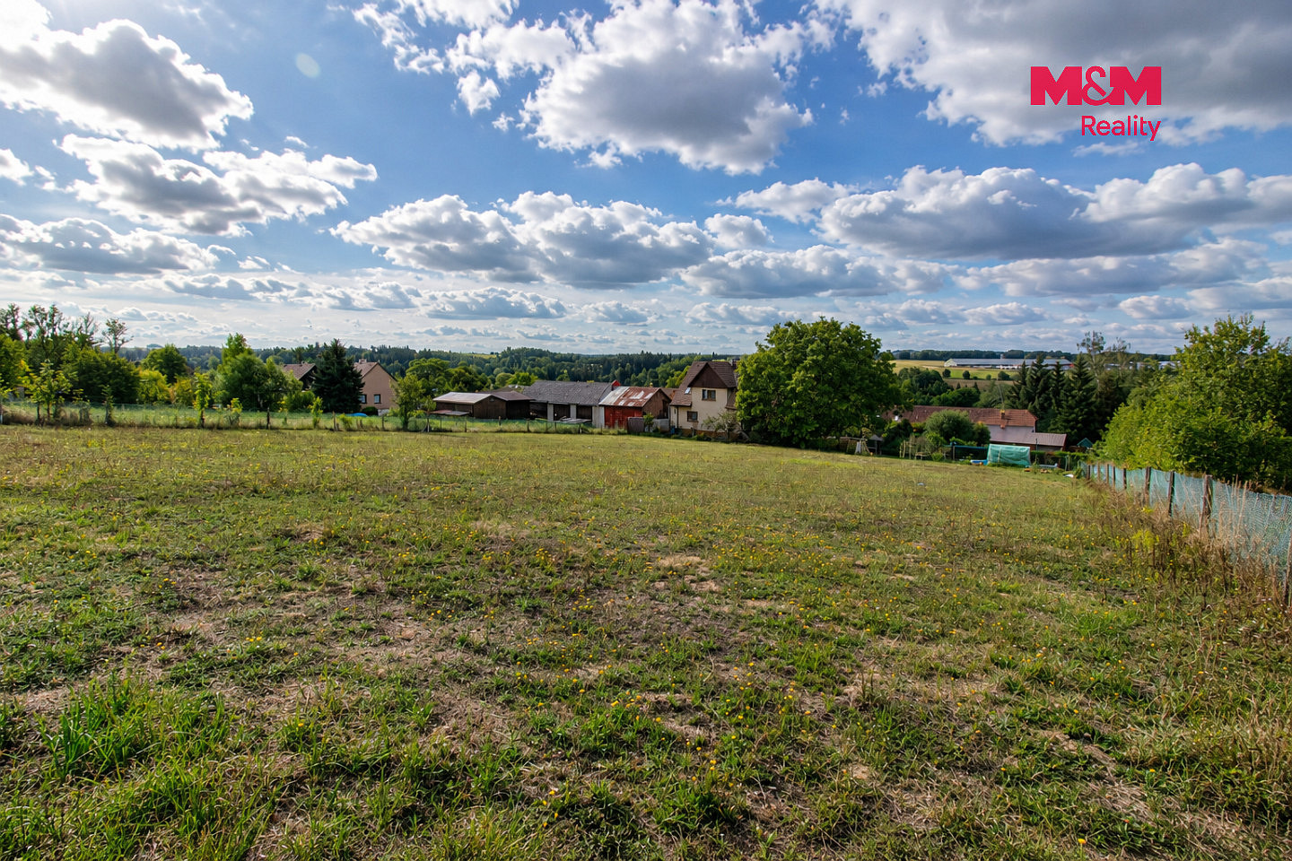 Prodej stavebního pozemku 2 810 m² – fotografie 2