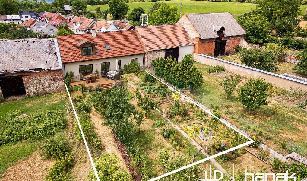 Prodej stavebního pozemku 655 m², Hradčany-Kobeřice – náhled fotky 2