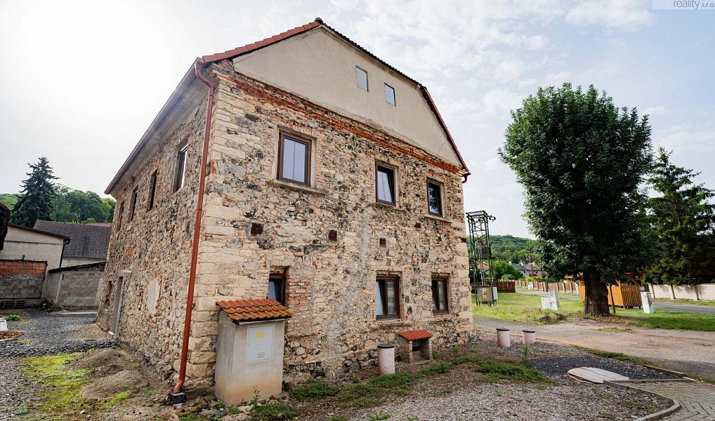 Prodej domu 233 m² s pozemkem 554 m², Lužice – náhled fotky 5