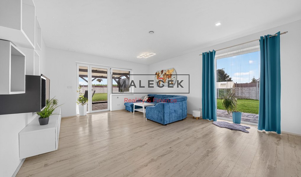 Prodej domu 154 m² s pozemkem 1 277 m², Hostouň – náhled fotky 18