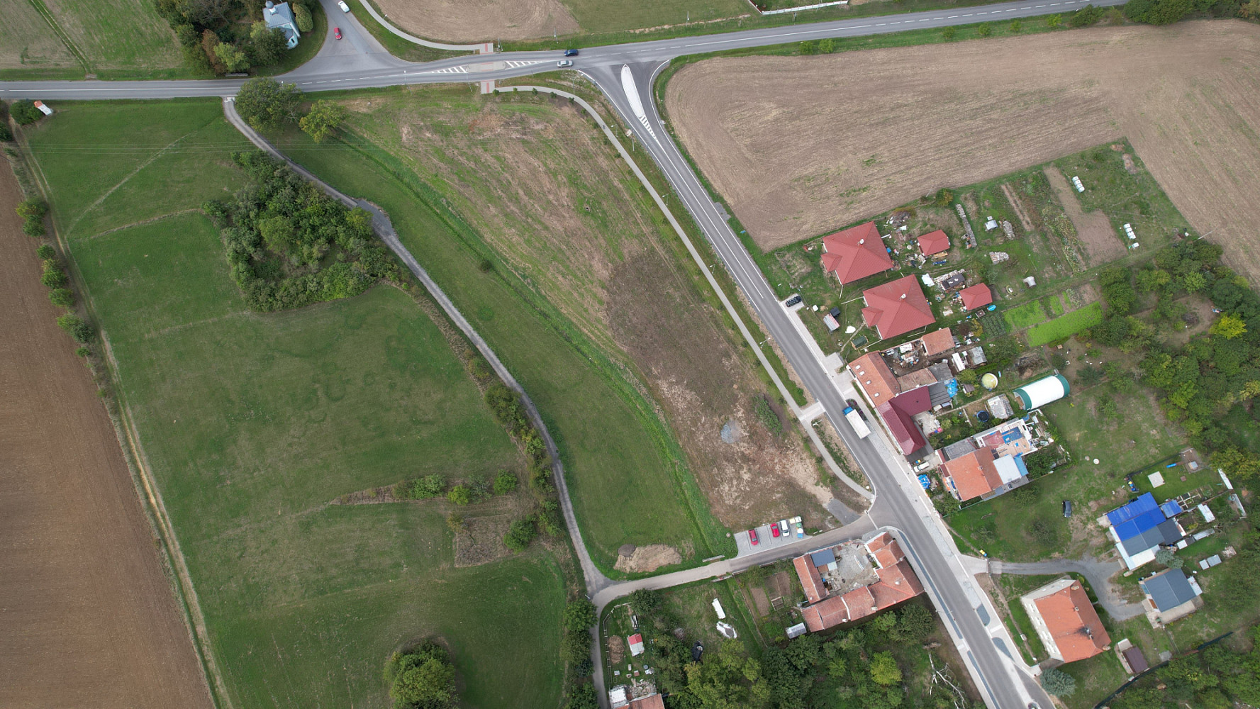 Prodej stavebního pozemku 1 500 m² – fotografie 2