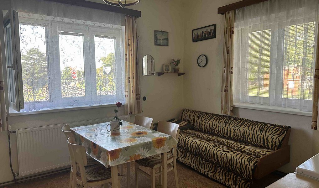 Prodej domu 104 m² s pozemkem 1 383 m², Uhlířské Janovice – náhled fotky 3