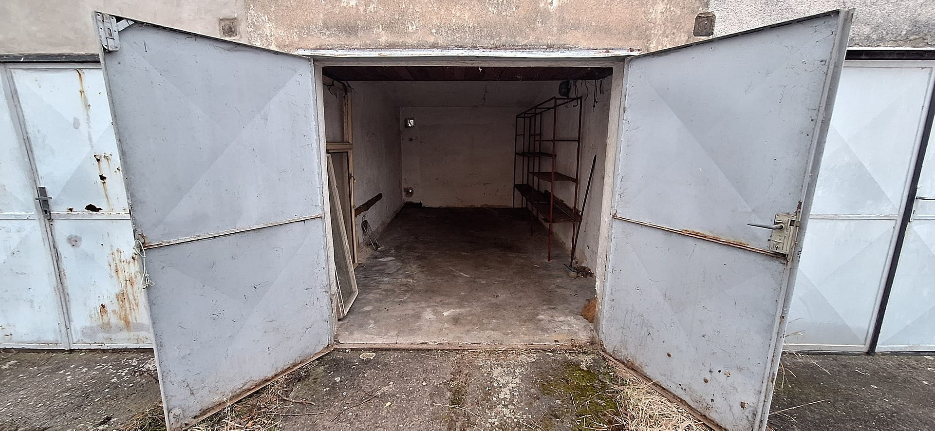 Prodej garáže 18 m2, holice