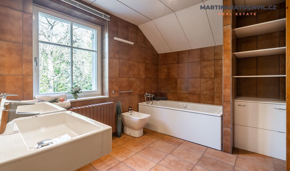 Prodej domu 312 m² s pozemkem 927 m², Praha – náhled fotky 30