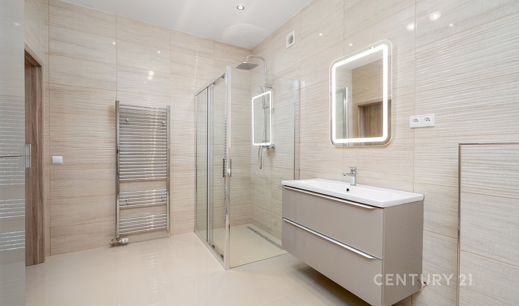 Prodej domu 253 m² s pozemkem 426 m², Rabakov – náhled fotky 6