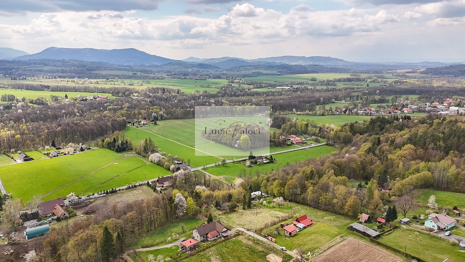 Prodej stavebního pozemku 1 878 m² – fotografie 3
