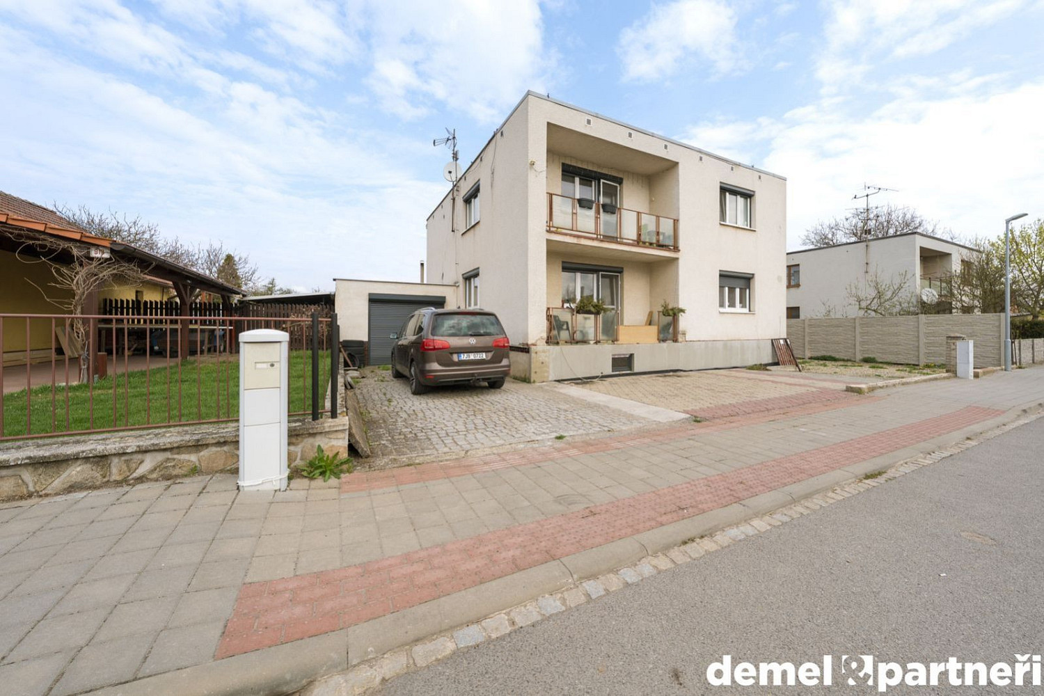 Prodej domu 255 m² s pozemkem 809 m² — photo 2