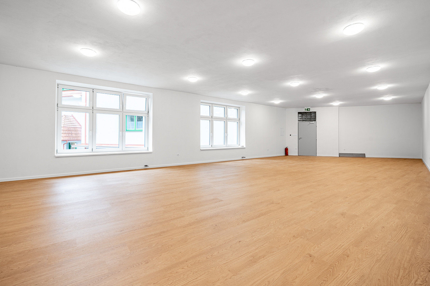 Pronájem komerčního objektu (jiného typu) 114 m² – fotografie 2
