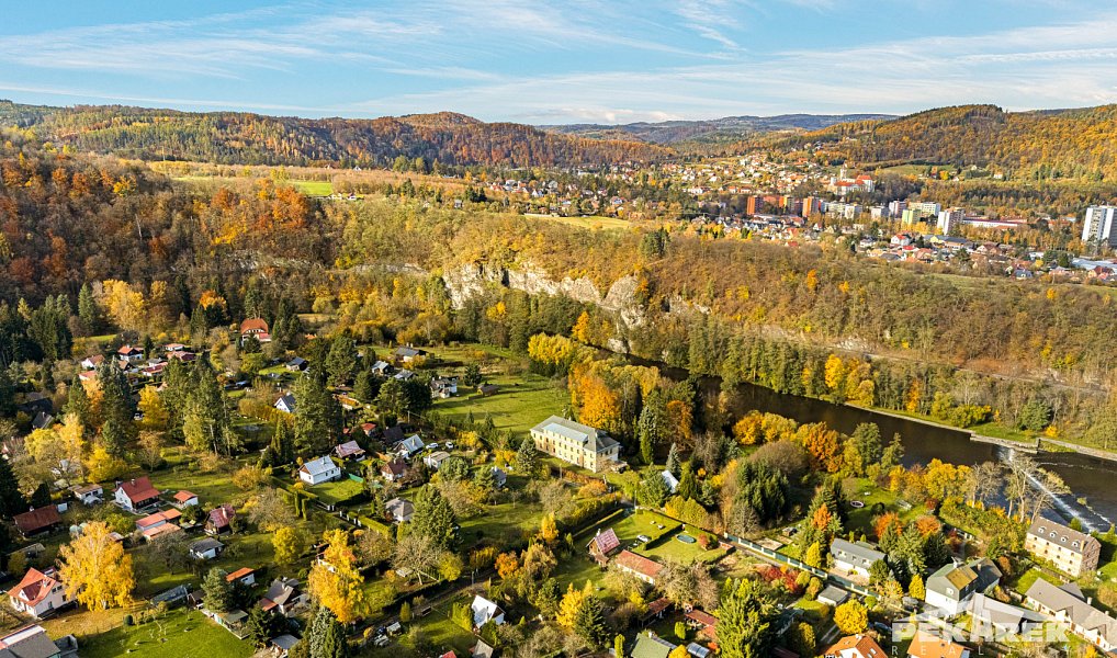 Prodej ubytovacího objektu 1 400 m², Samopše – náhled fotky 2