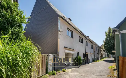 Prodej domu 250 m² s pozemkem 1 009 m², Mikulov, okres Teplice