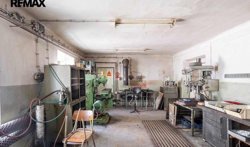 Prodej výrobních prostor 1 115 m², Nové Hrady – náhled fotky 22