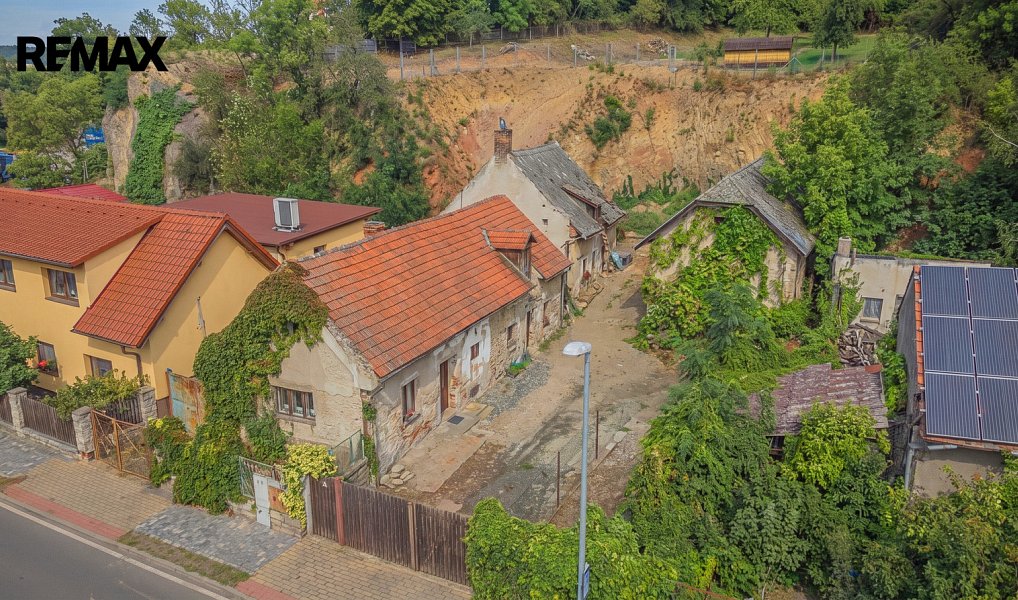Prodej stavebního pozemku 2 294 m², Úvaly – náhled fotky 2