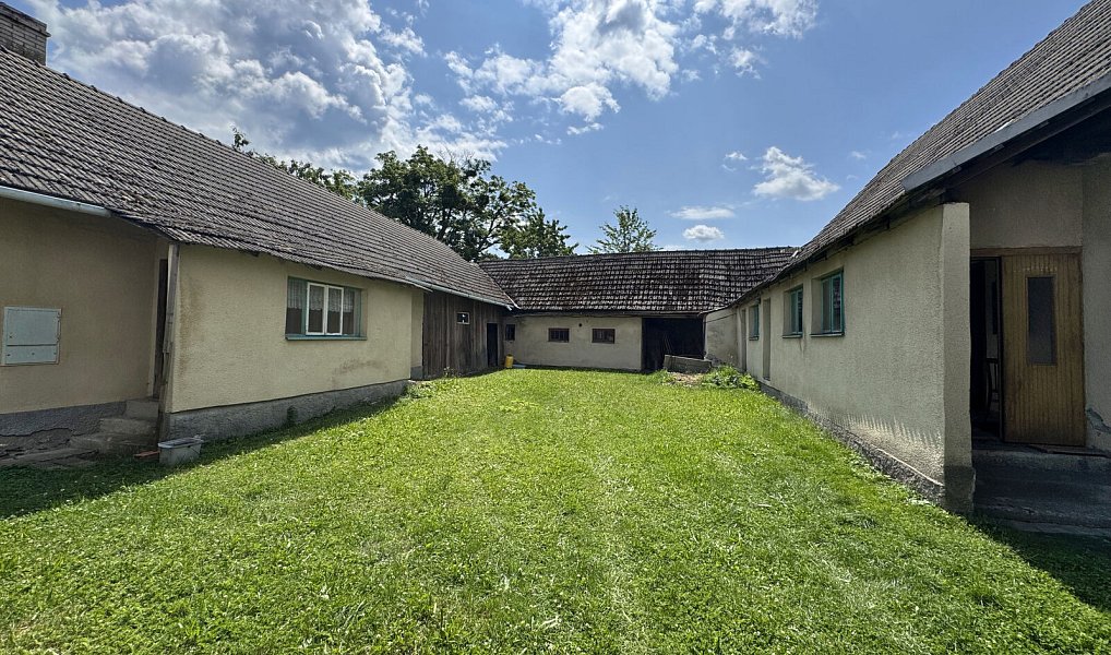Prodej domu 230 m² s pozemkem 2 014 m², Spálov – náhled fotky 4
