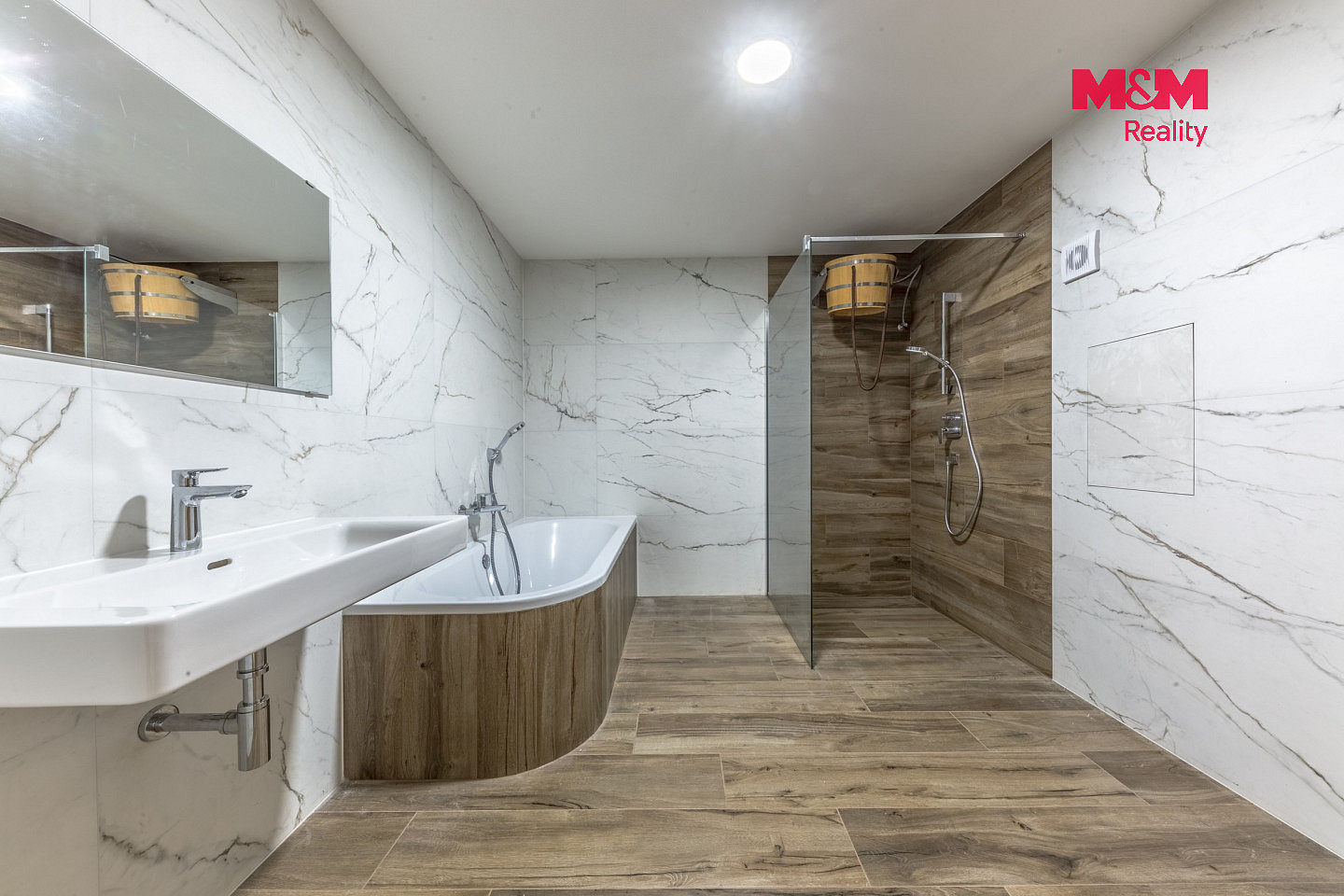 Prodej ubytovacího objektu 450 m² – fotografie 5