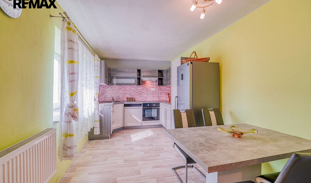 Prodej domu 220 m² s pozemkem 1 917 m², Pernarec – náhled fotky 4