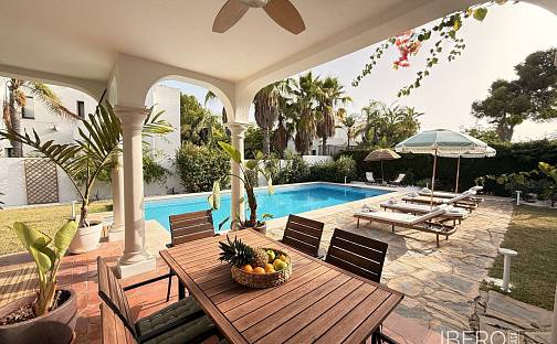 Prodej domu 380 m² s pozemkem 1 200 m², Estepona, Španělsko