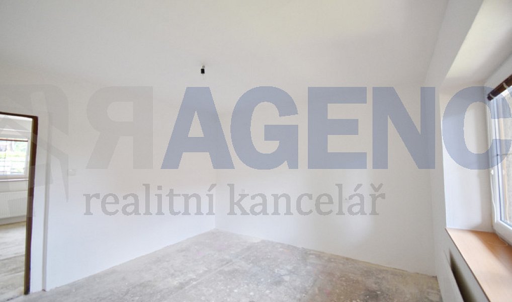 Prodej domu 415 m² s pozemkem 981 m², Semanín – náhled fotky 9