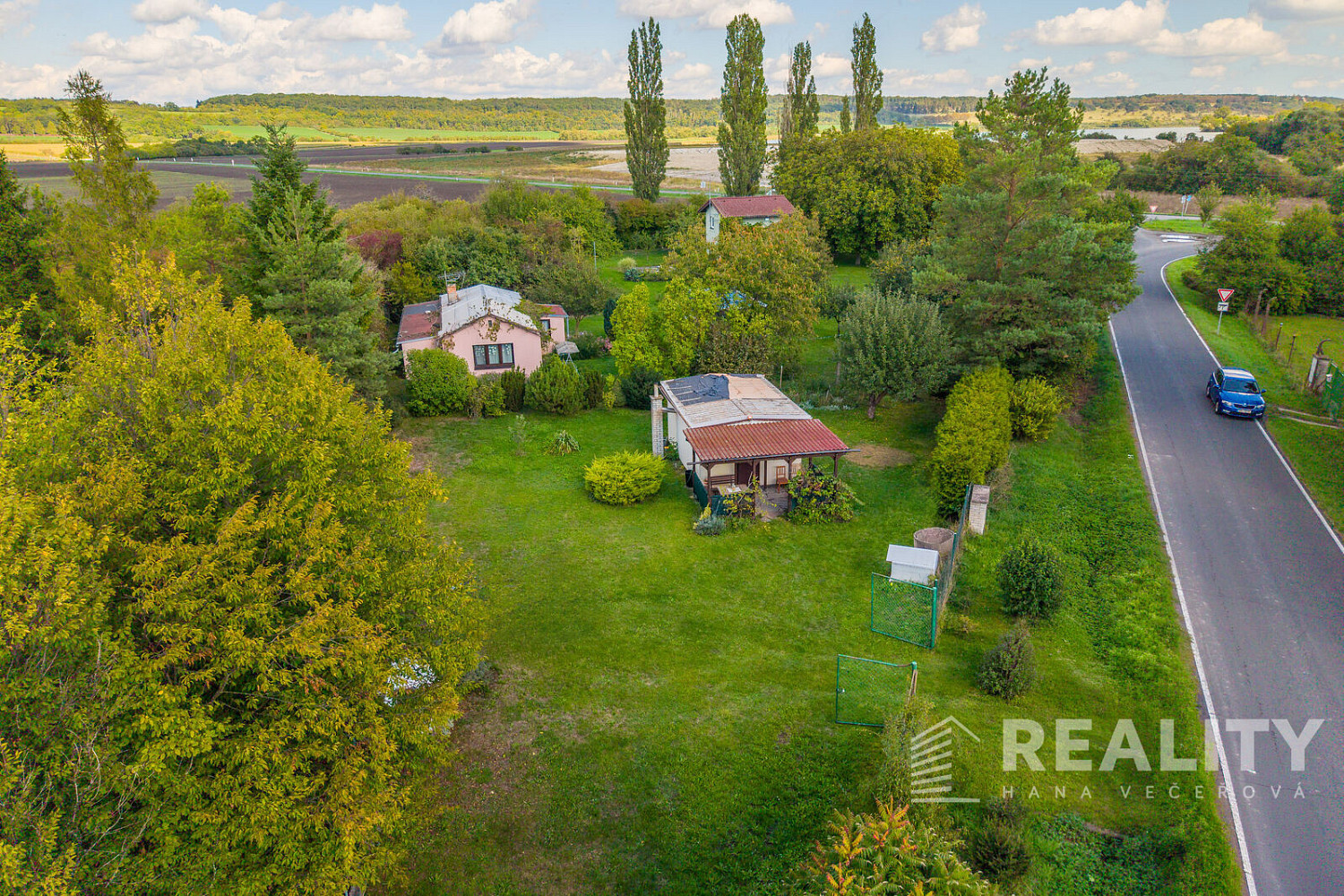 Prodej stavebního pozemku 788 m² – fotografie 2