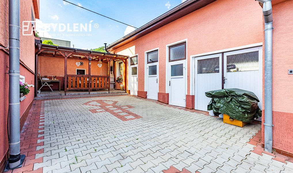 Prodej domu 318 m² s pozemkem 791 m², Krupka – náhled fotky 33