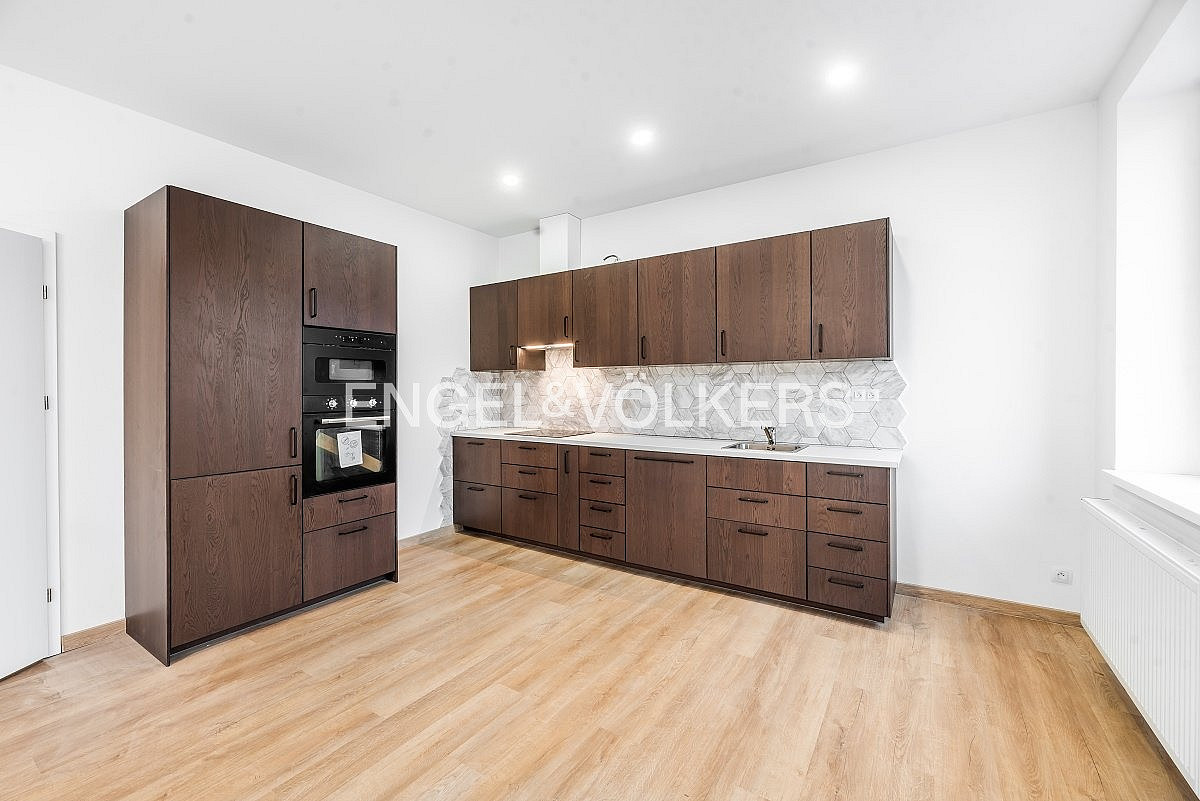 Pronájem bytu 3+kk 98 m² — photo 2